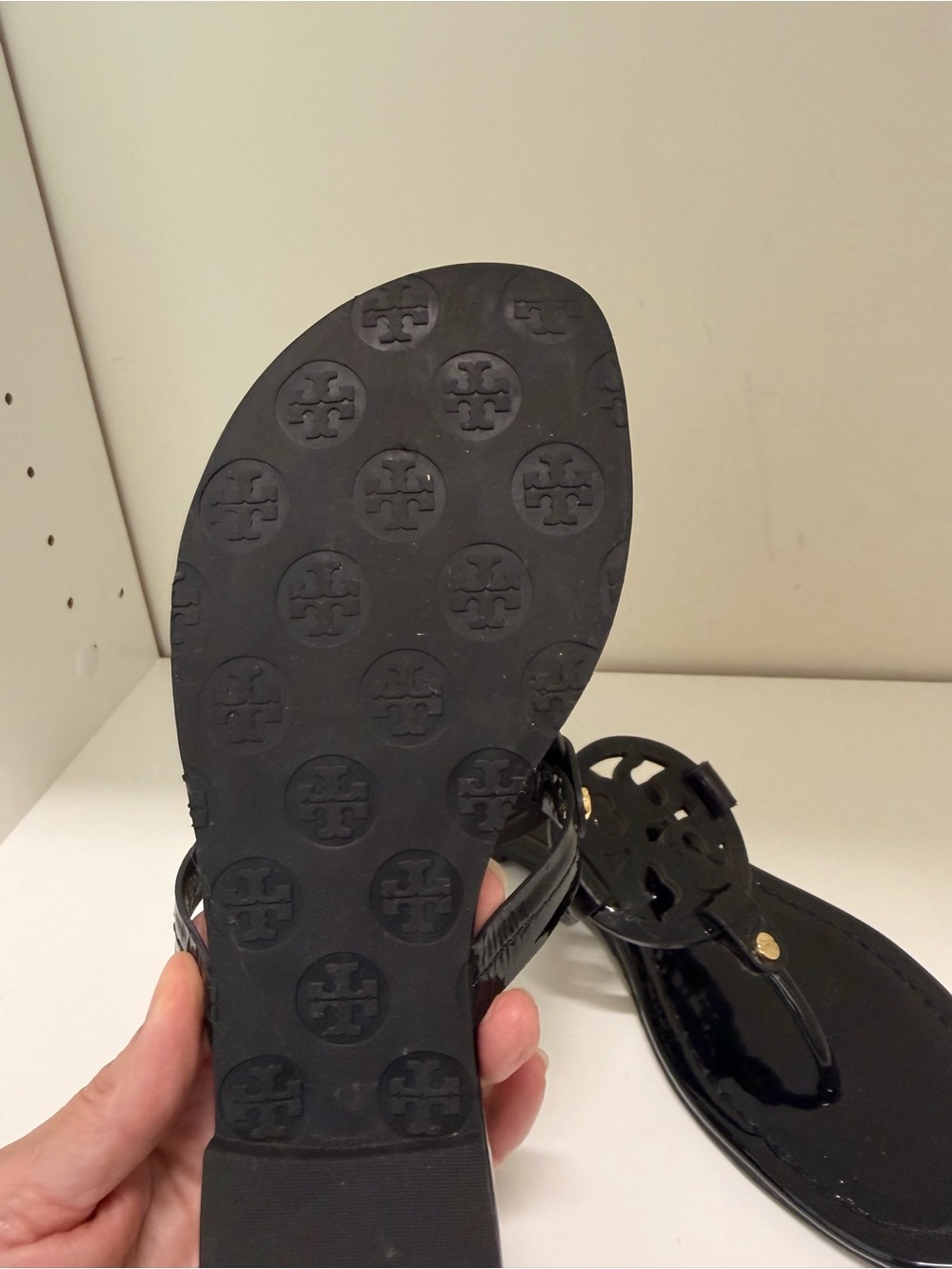 TORY BURCH MILLER PATENT SANDAL BLACK Preppy back to school trending Size 8 - Picture 10 of 11